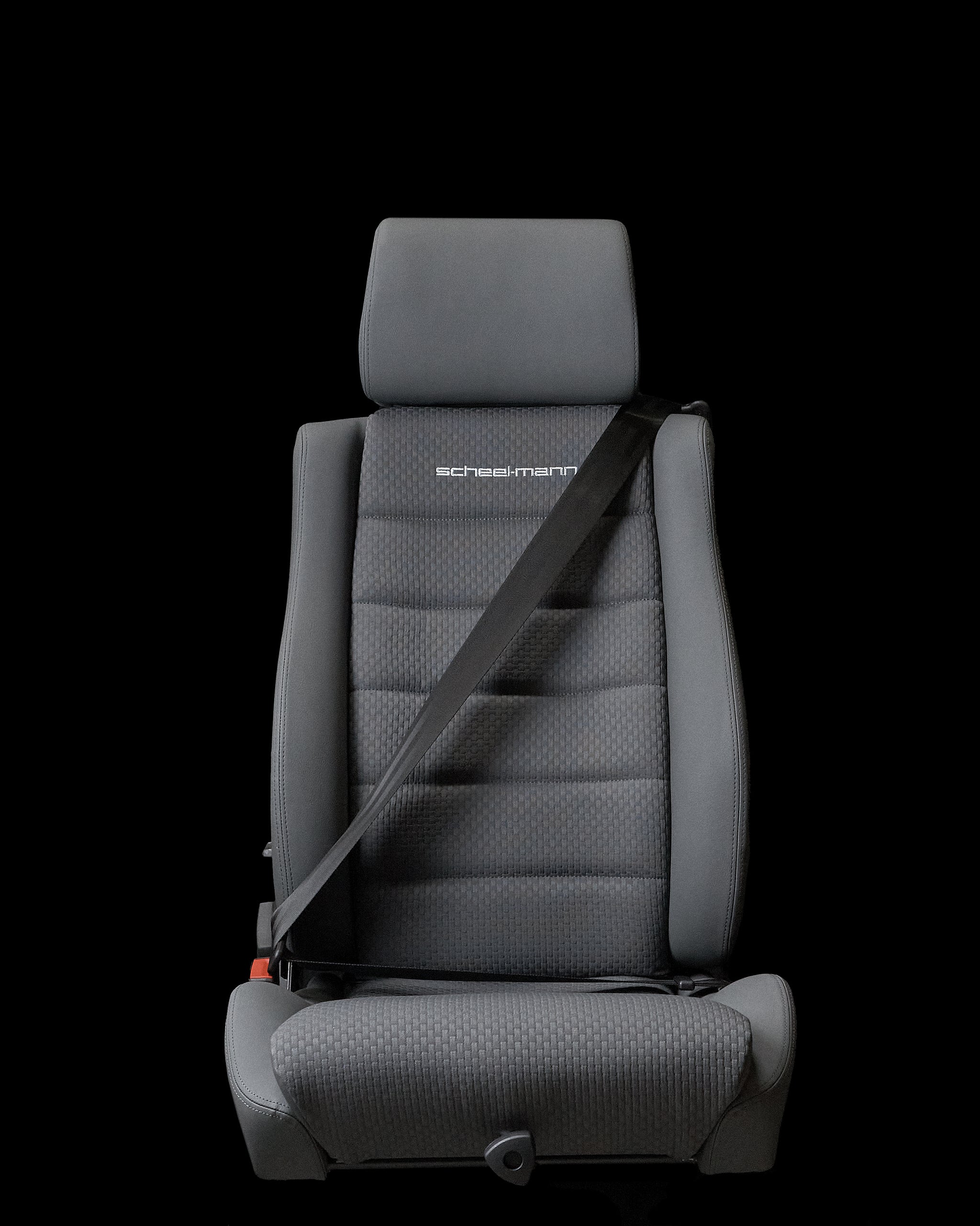 Vario F with Integrated Seatbelt