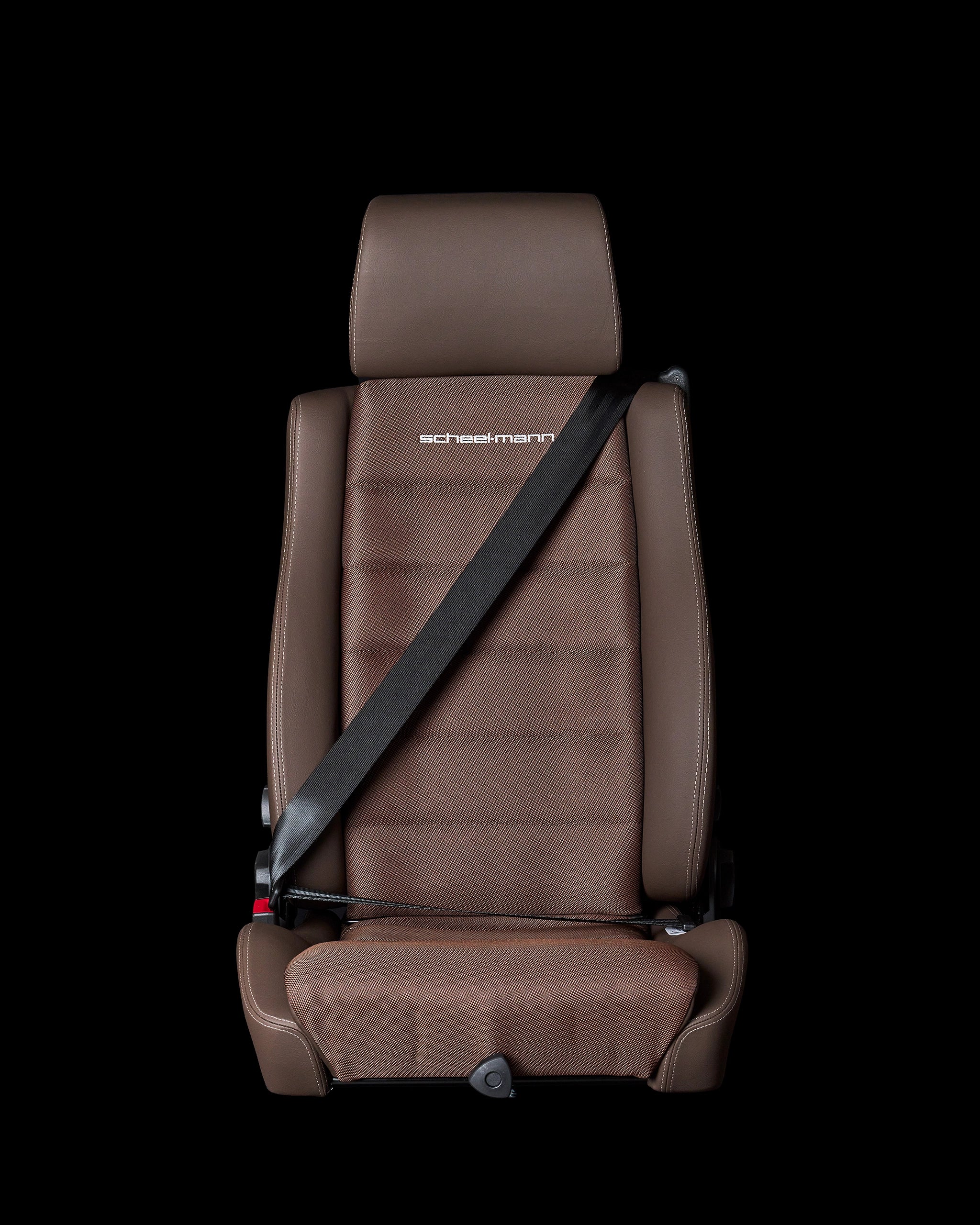 Vario F with Integrated Seatbelt