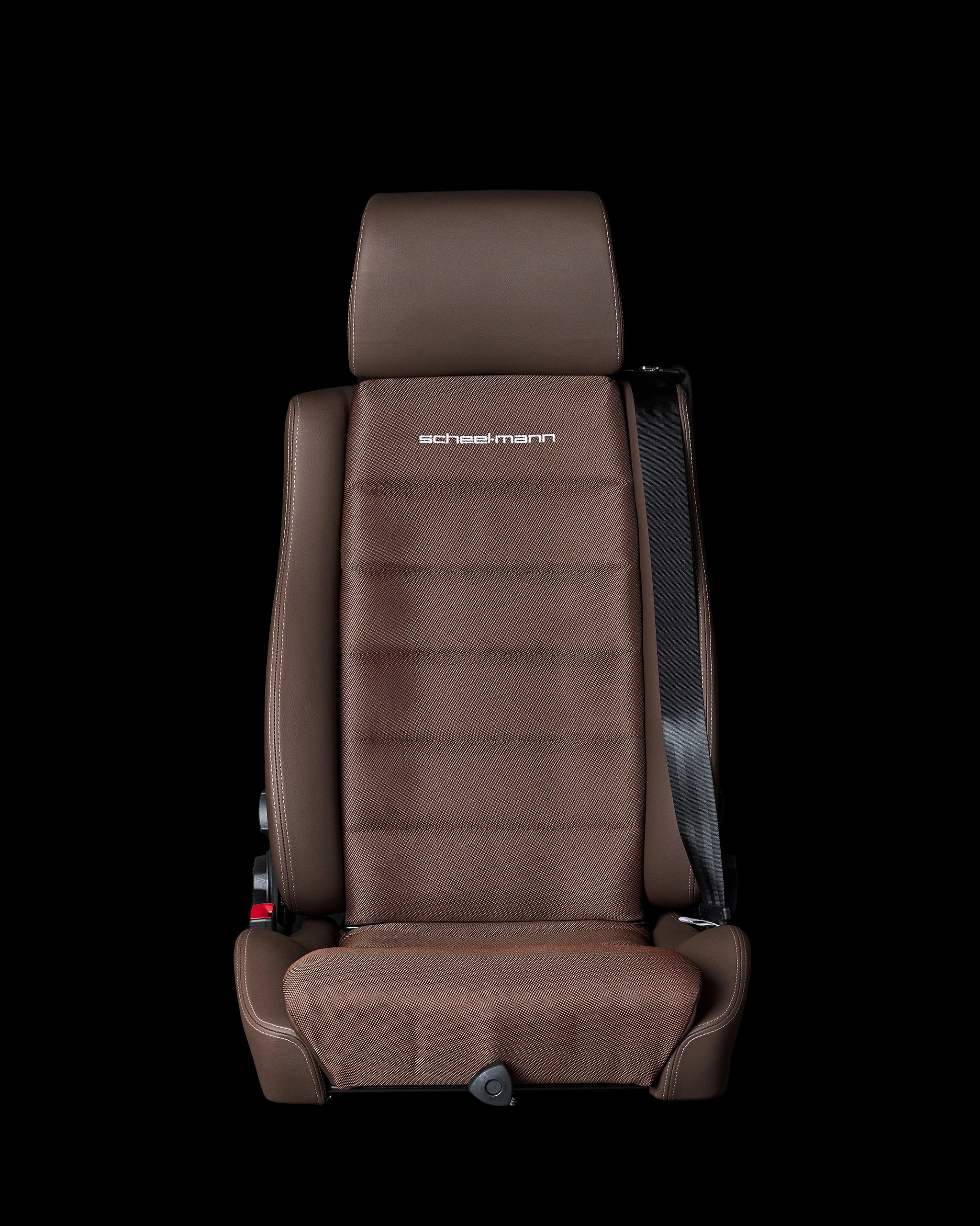 Vario F with Integrated Seatbelt