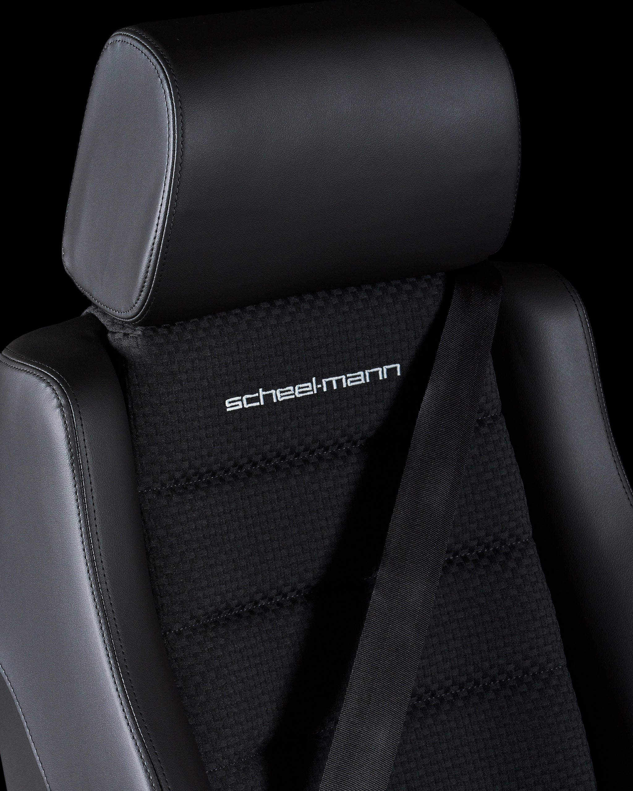 Vario F with Integrated Seatbelt