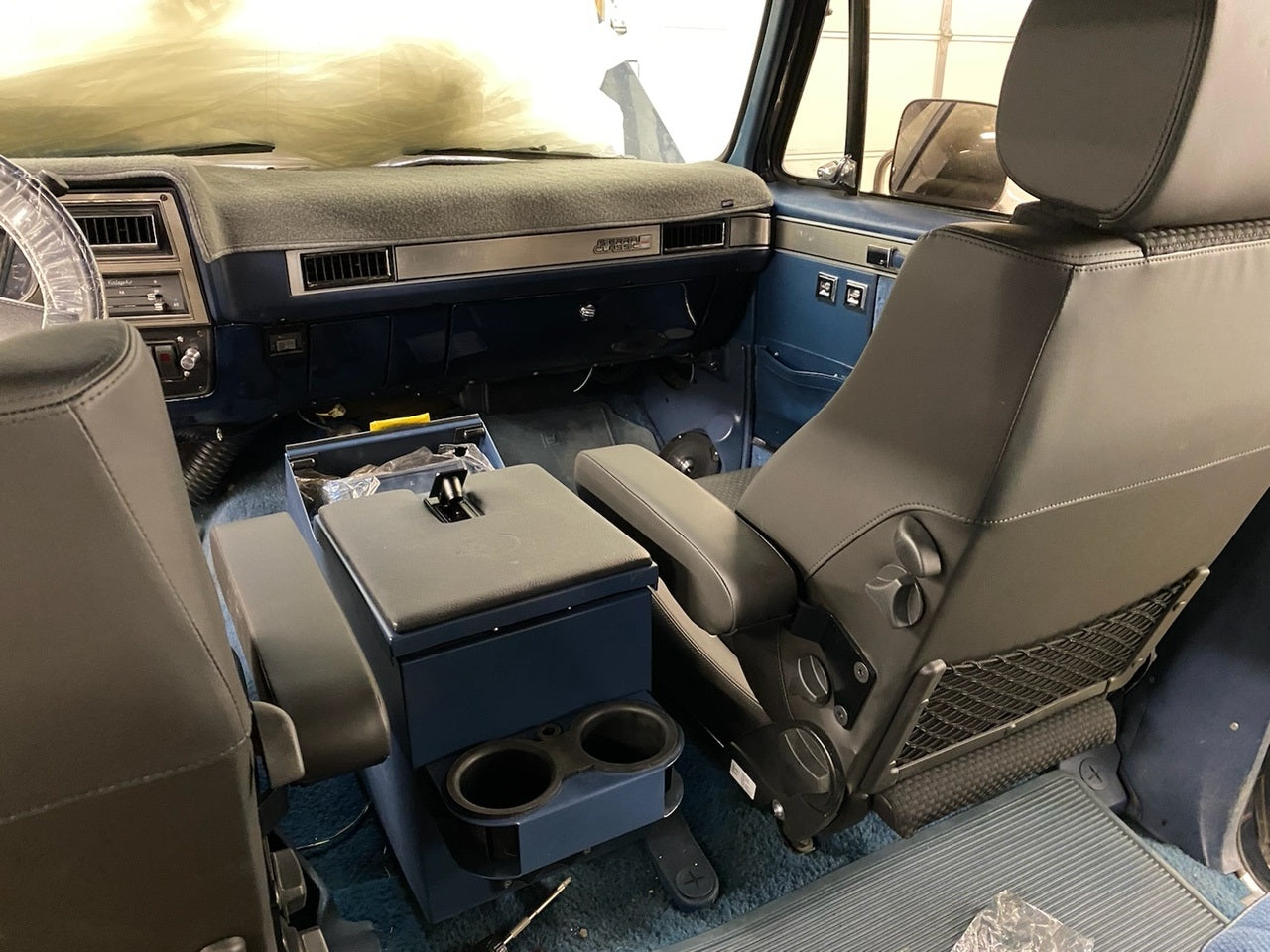 Seat Bracket Kit - Chevy Suburban