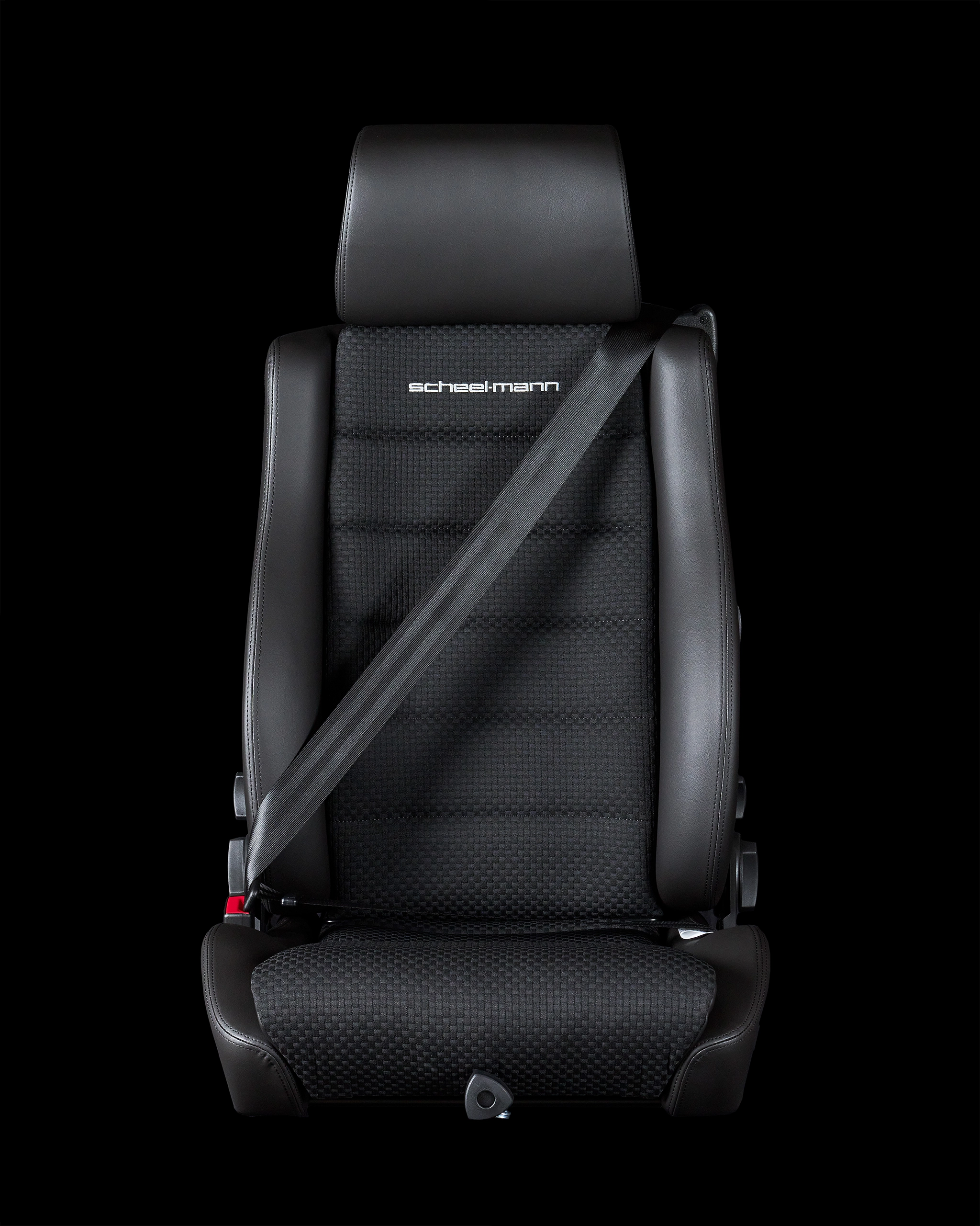 Vario F with Integrated Seatbelt