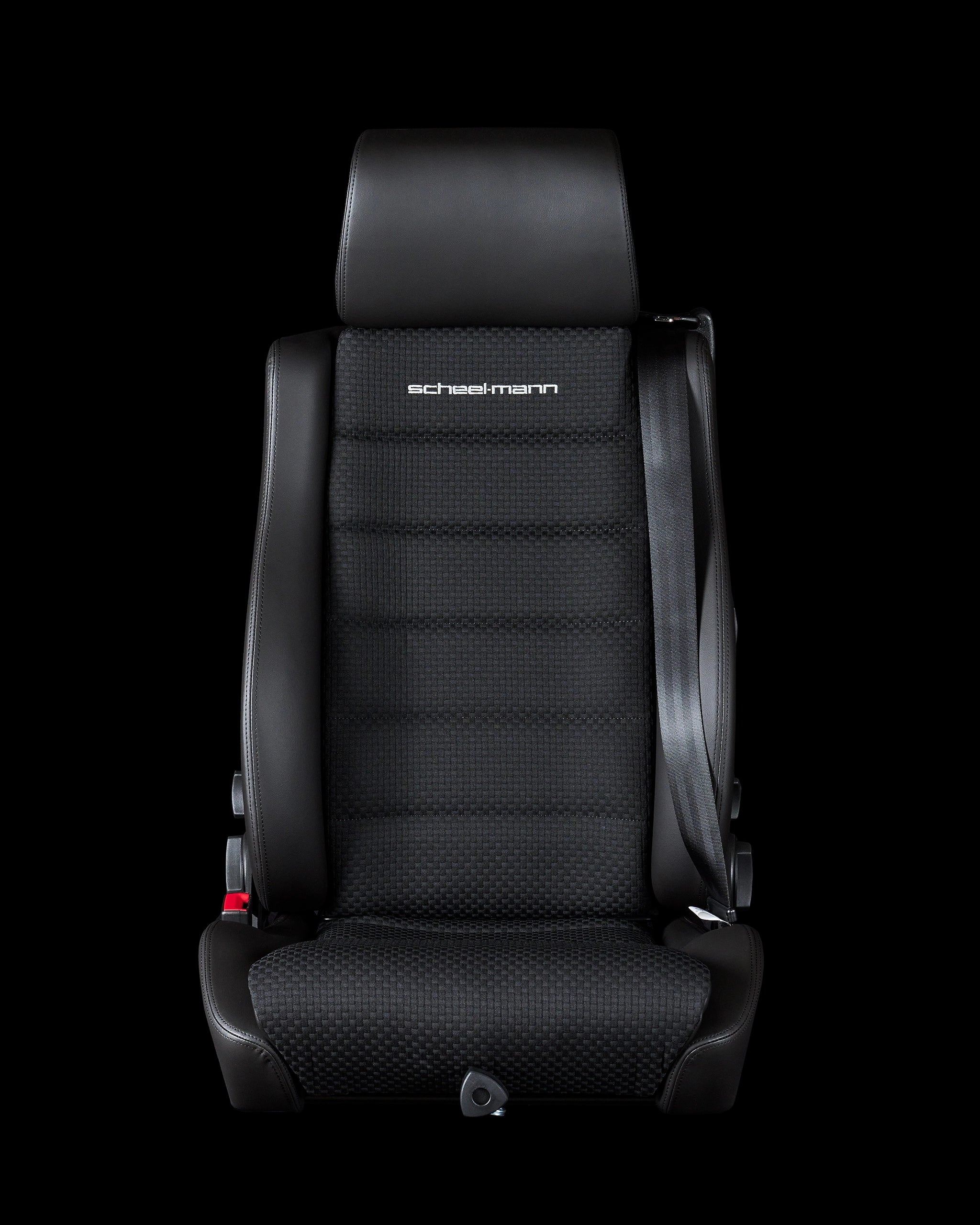 Vario F with Integrated Seatbelt
