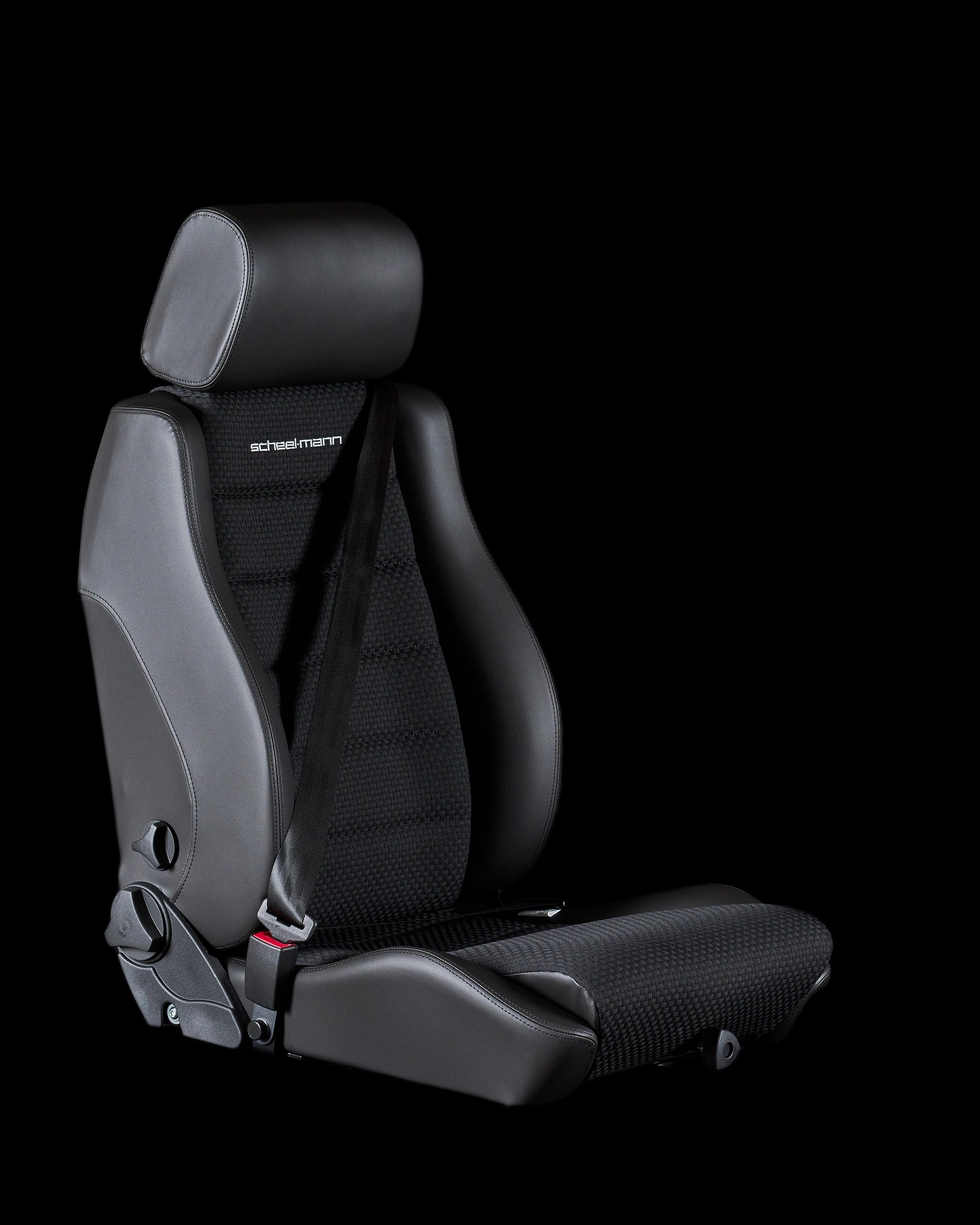 Vario F with Integrated Seatbelt